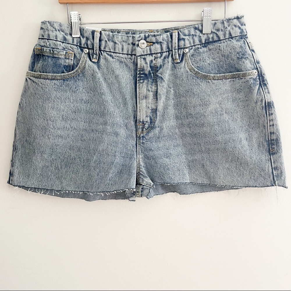 NWT Good American Loose 90’s Denim Shorts
